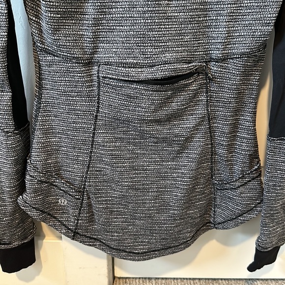 [Lululemon] Half-zip Running Top - Picture 7 of 9